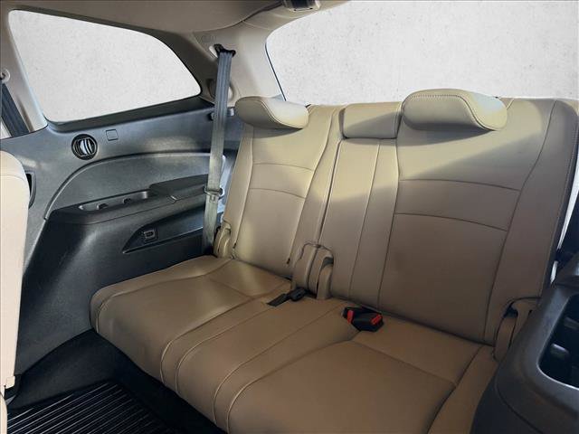 Used 2017 Honda Pilot Touring image 11