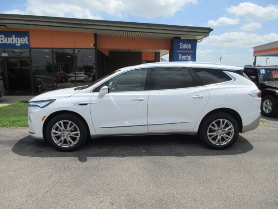 Used 2024 Buick Enclave Premium w/ Experience Buick Package image 2