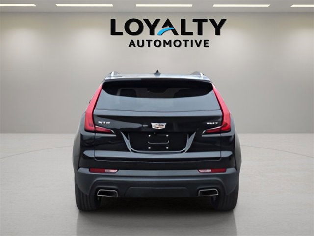 Used 2022 Cadillac XT4 Luxury w/ Cold Weather Package image 4