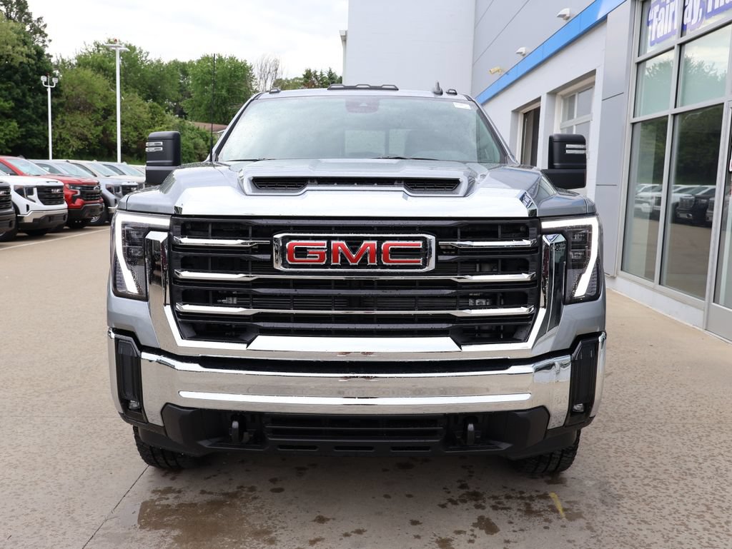 New 2026 GMC Sierra 3500 SLE w/ Preferred Package AWD/4WD image 5