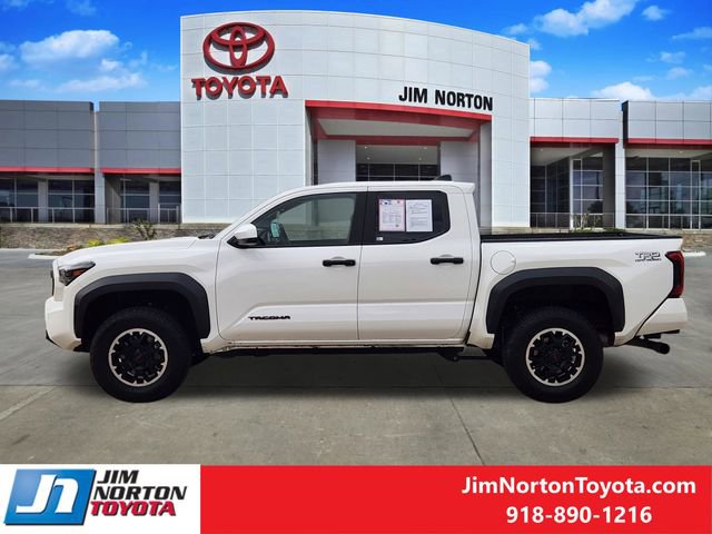 Used 2024 Toyota Tacoma TRD Off-Road AWD/4WD image 5