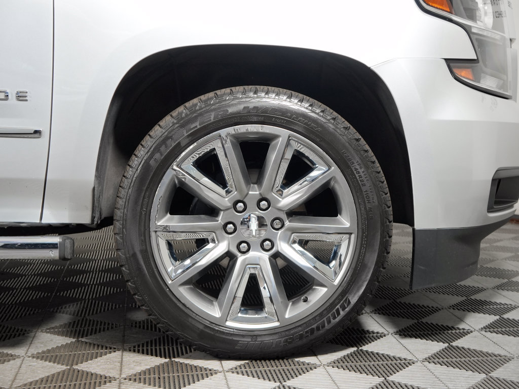 Used 2019 Chevrolet Tahoe LT w/ Luxury Package AWD/4WD image 17