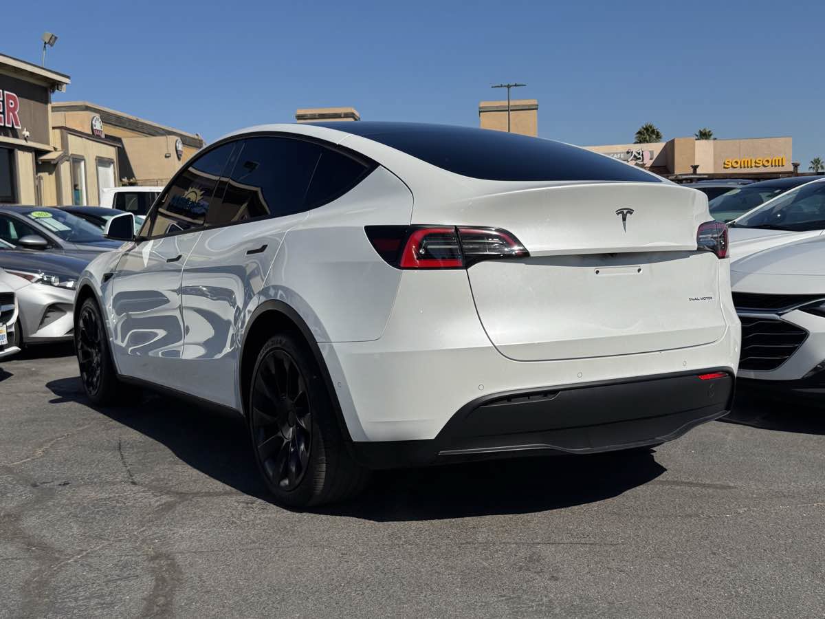 Used 2021 Tesla Model Y Long Range AWD/4WD image 13