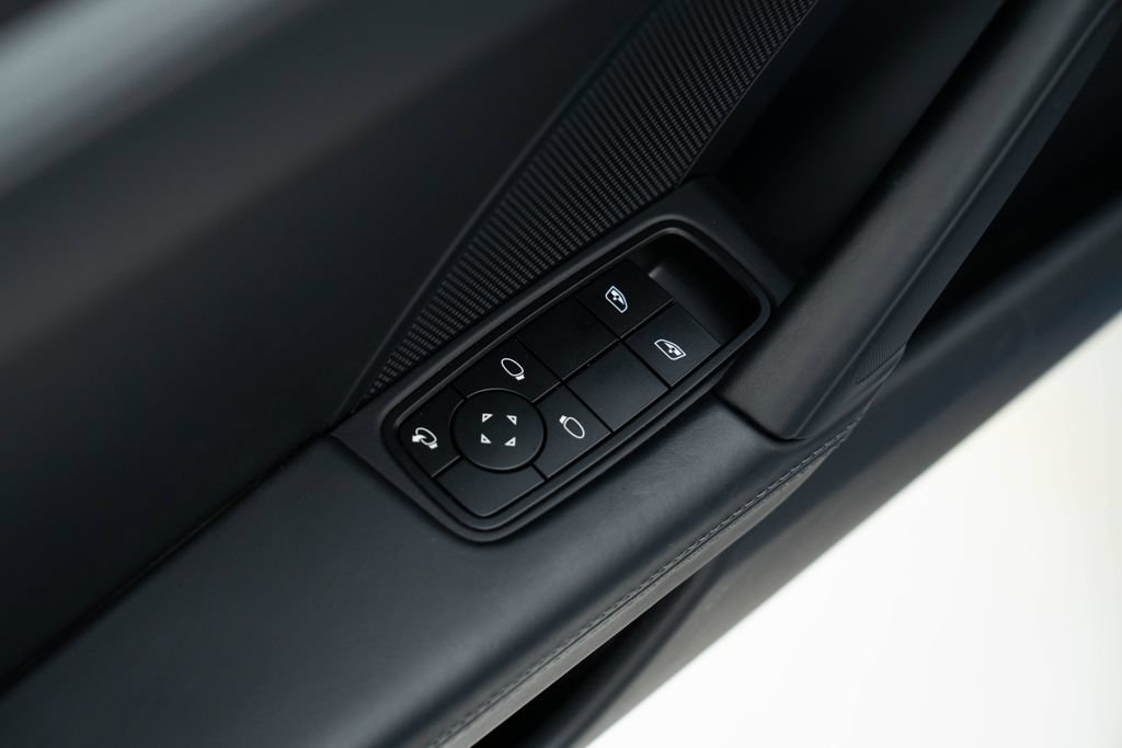 Used 2025 Porsche 911 Carrera RWD image 20