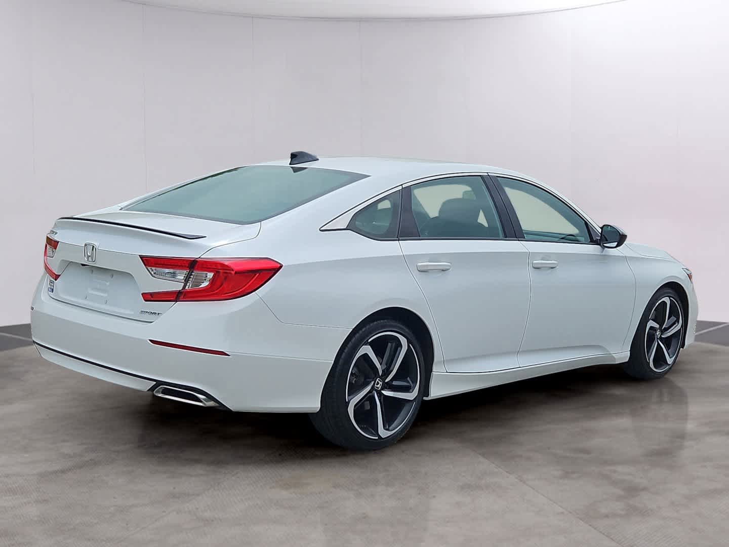 Used 2022 Honda Accord Sport image 4