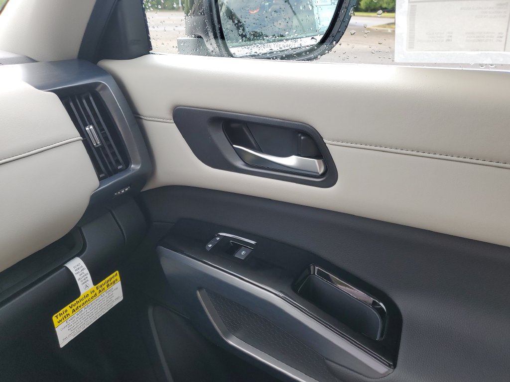 New 2026 Nissan Pathfinder SL FWD image 36