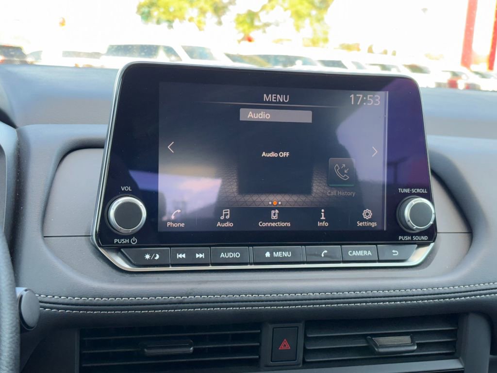 Used 2025 Nissan Rogue S image 17