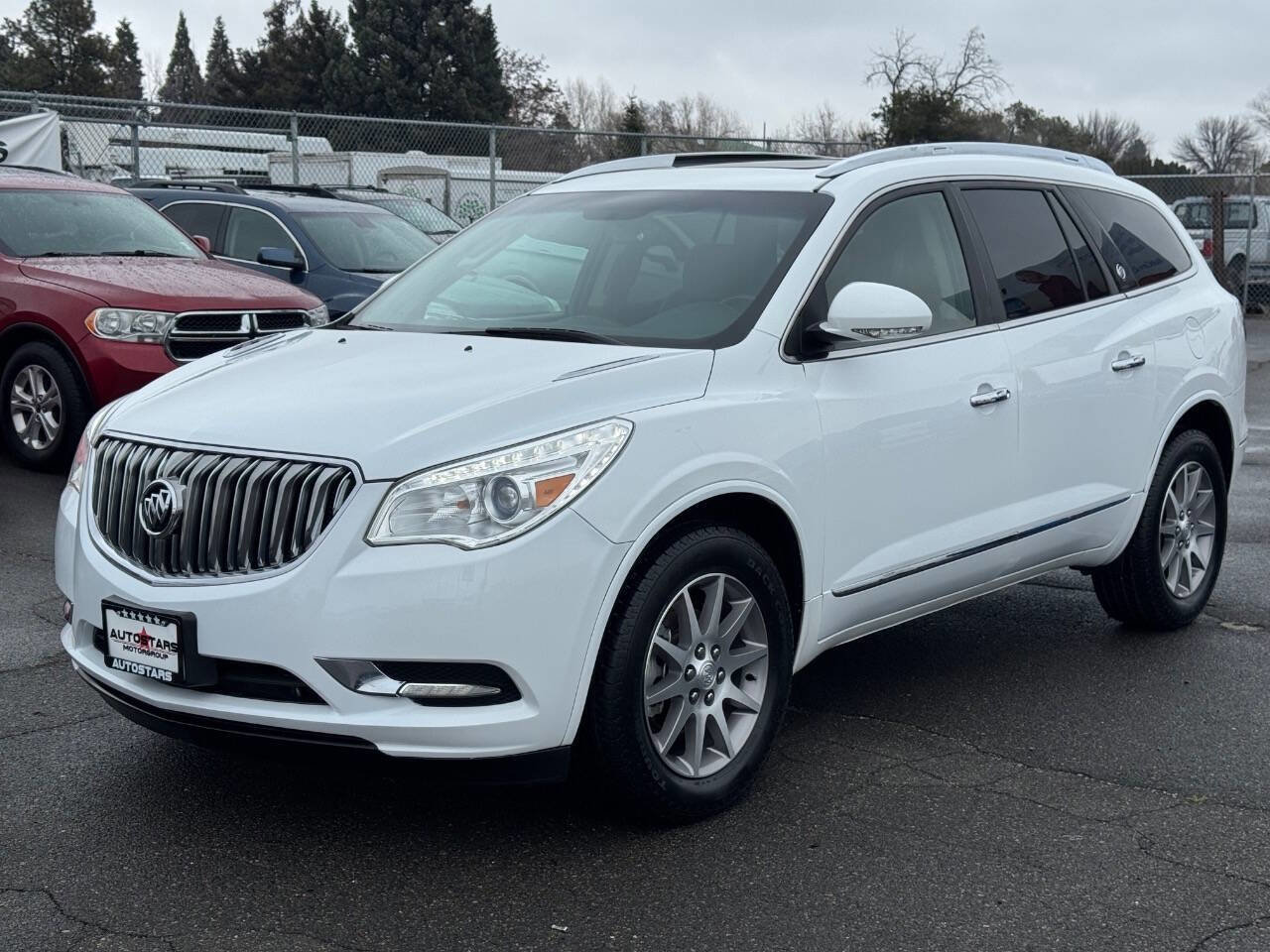 Used 2017 Buick Enclave Leather FWD image 1