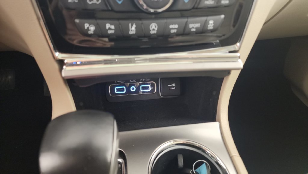 Used 2020 Jeep Grand Cherokee Limited AWD/4WD image 17