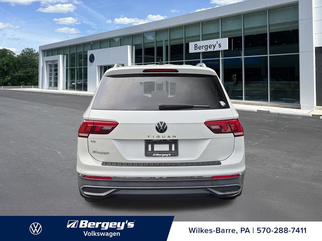 Certified 2023 Volkswagen Tiguan SE w/ Panoramic Sunroof Package FWD image 10