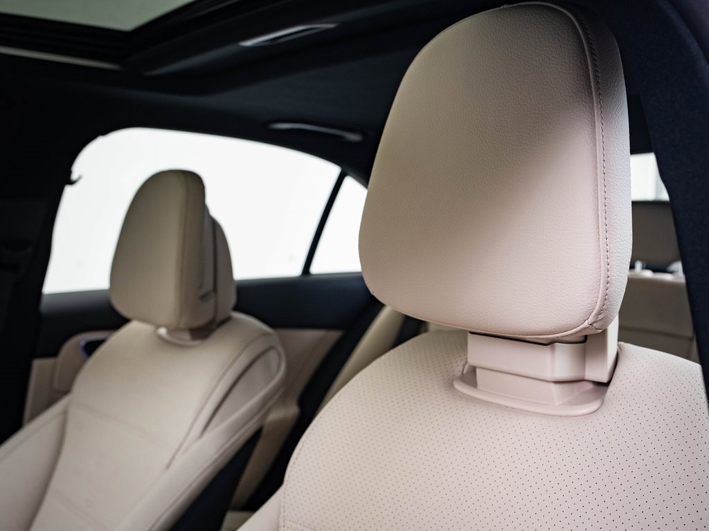 Used 2025 Mercedes-Benz C 300 4MATIC Sedan image 20