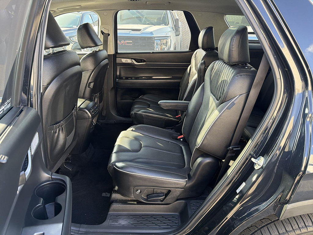Used 2023 Hyundai Palisade Limited FWD image 25