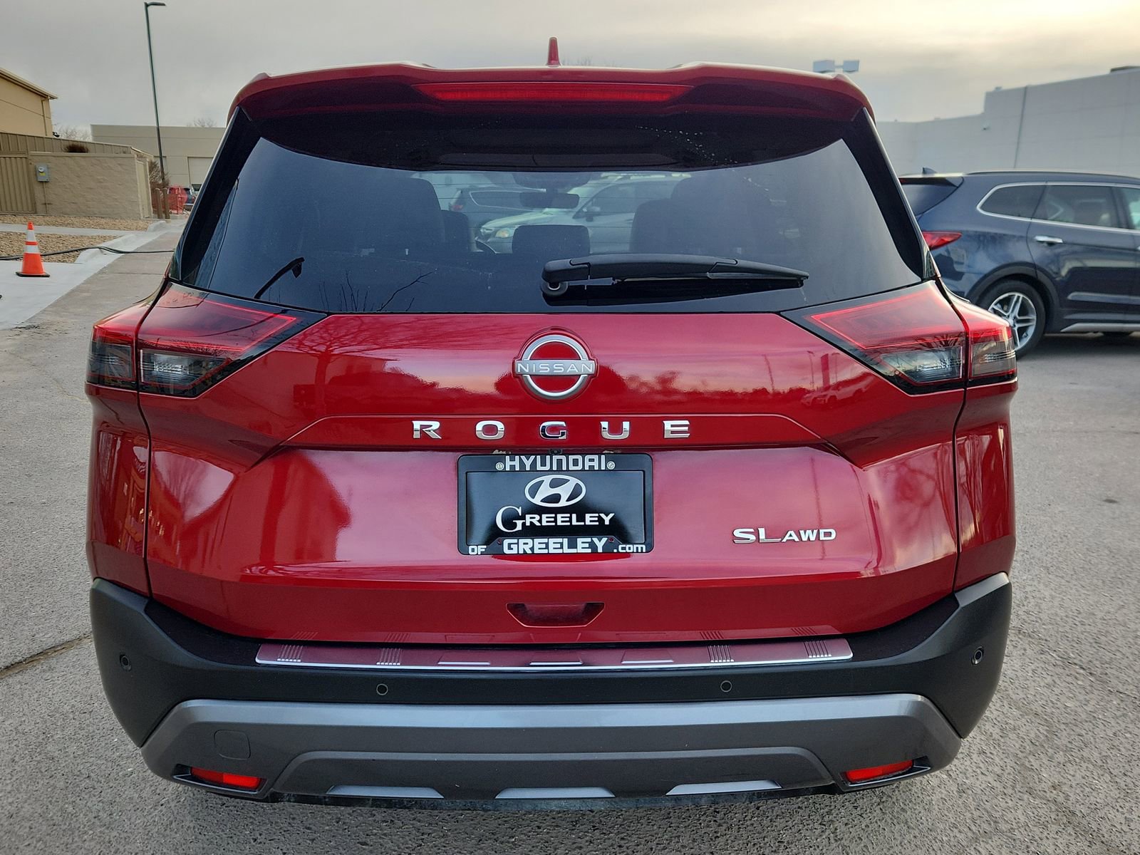 Used 2023 Nissan Rogue SL w/ SL Premium Package image 4