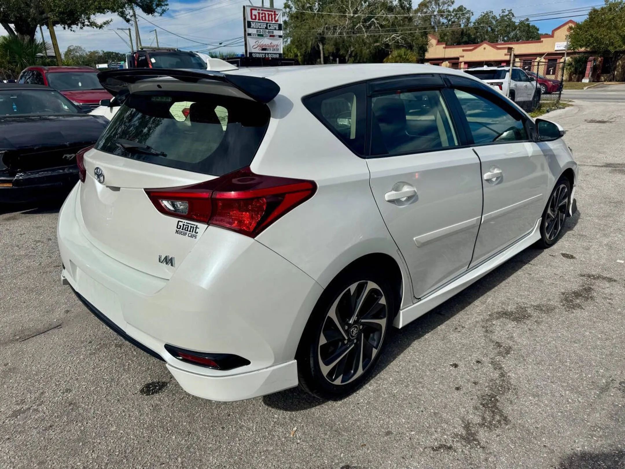 Used 2018 Toyota Corolla iM image 11