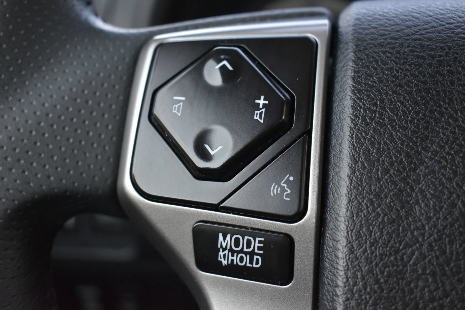 Used 2022 Toyota 4Runner Limited AWD/4WD image 18