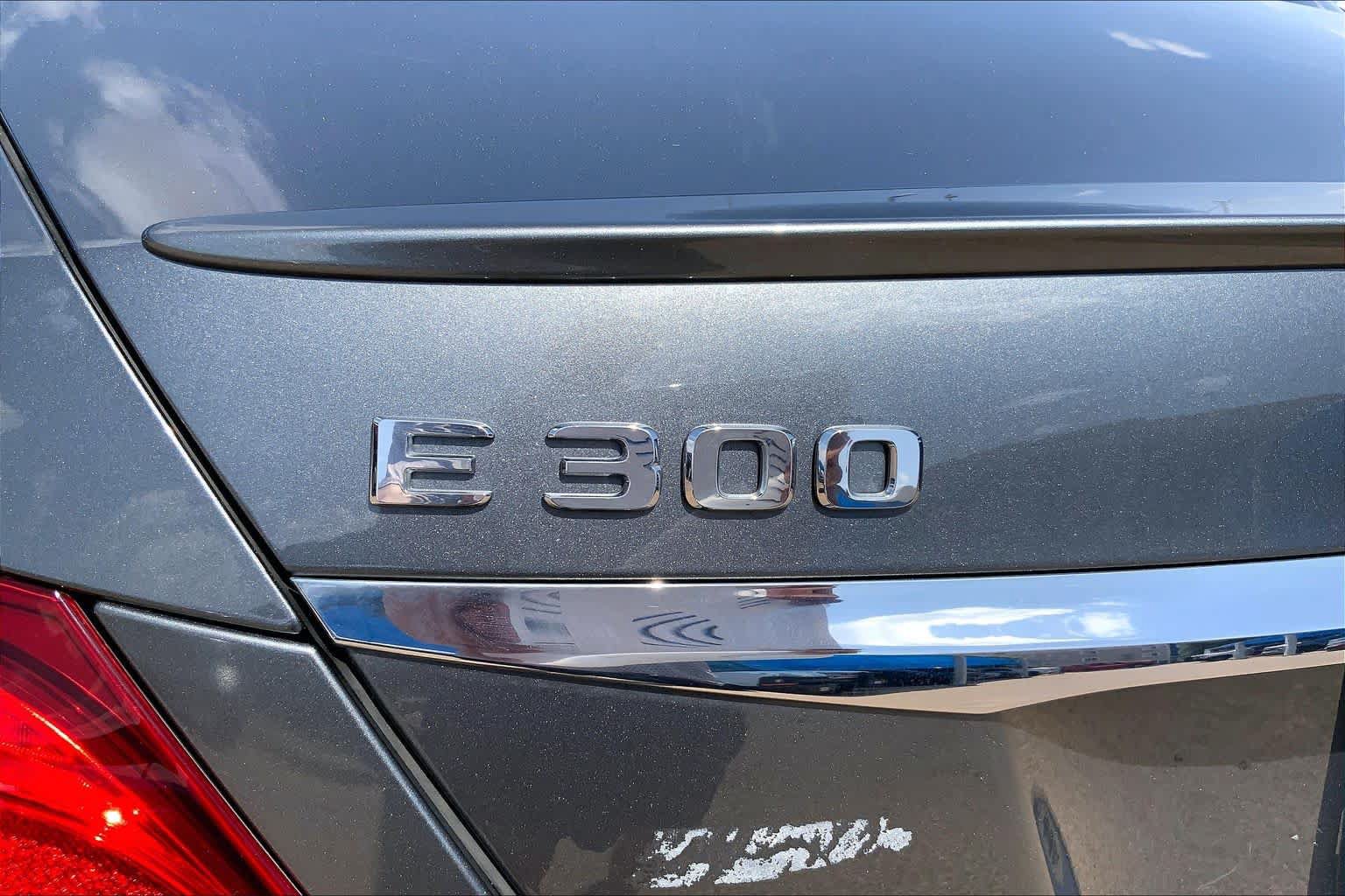 Used 2017 Mercedes-Benz E 300 image 30