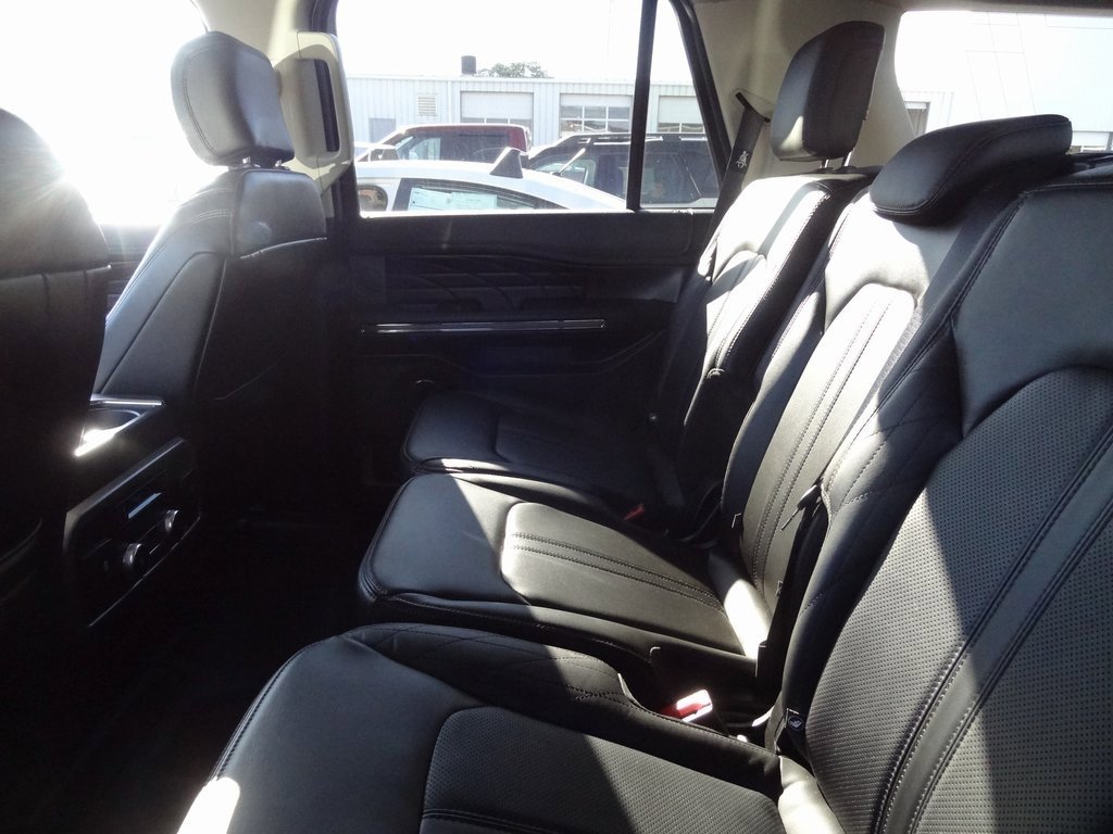 Used 2018 Ford Expedition Platinum image 4