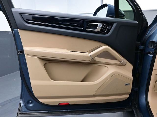 Certified 2019 Porsche Cayenne AWD/4WD image 7