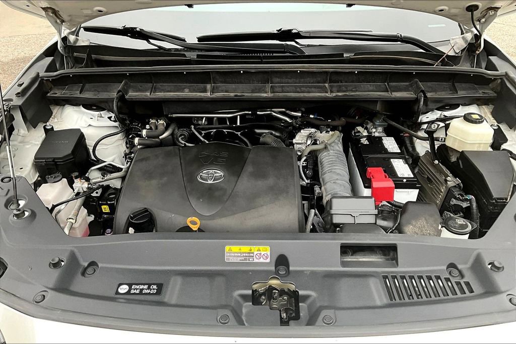 Used 2022 Toyota Highlander XLE image 29