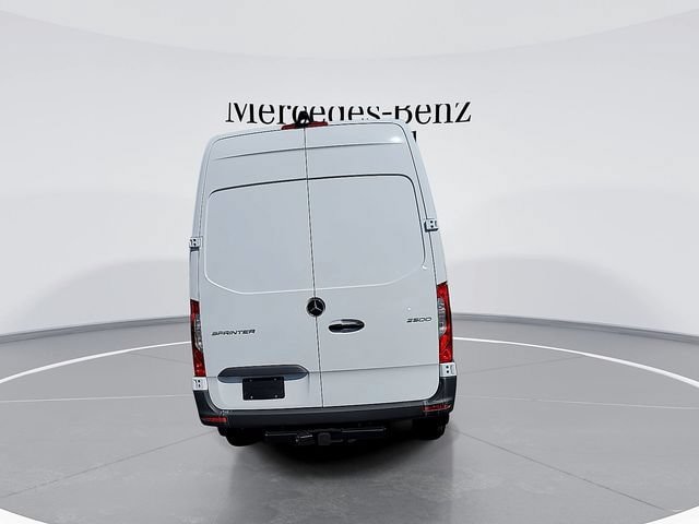 Used 2025 Mercedes-Benz Sprinter 2500 image 7