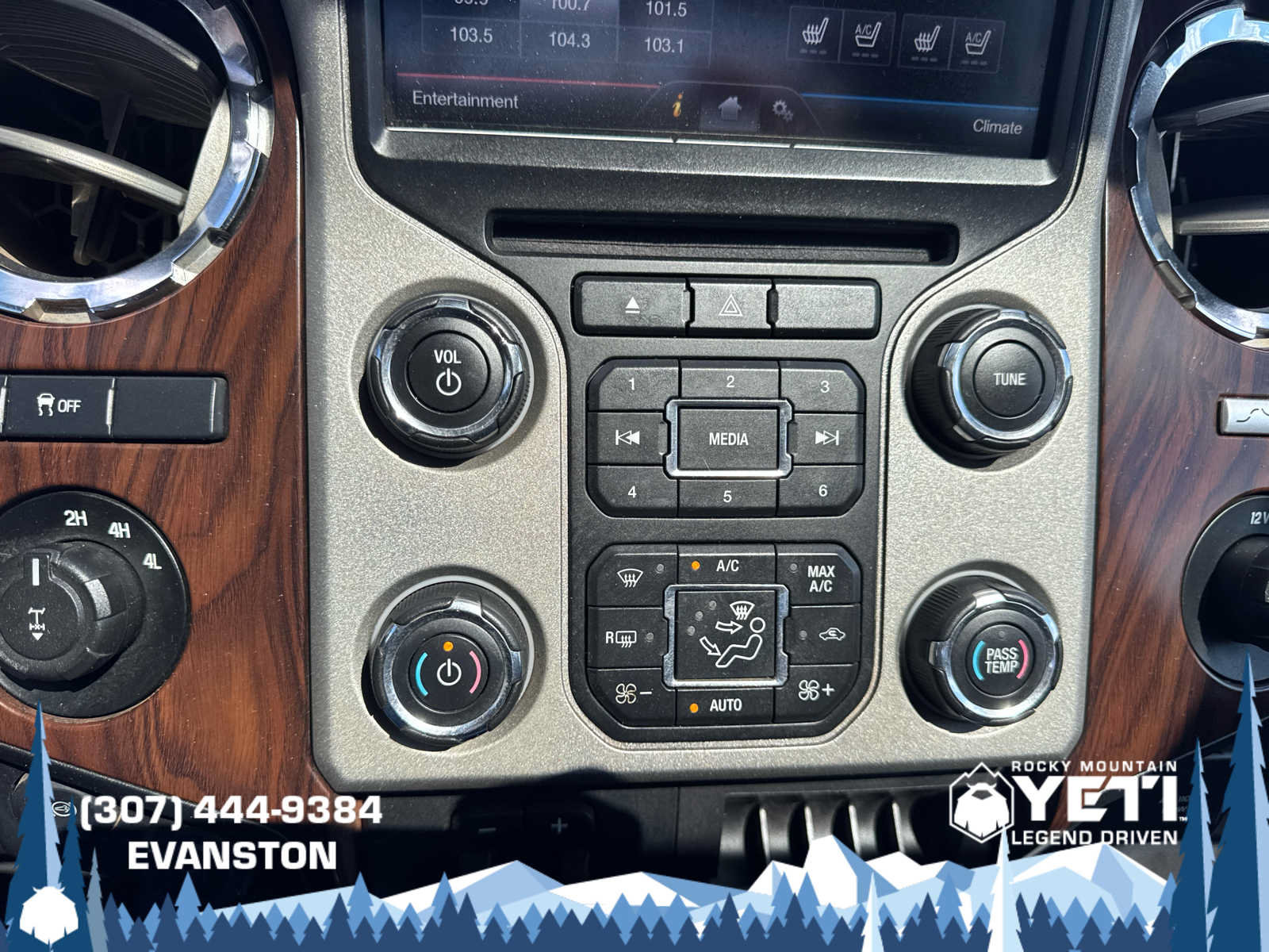 Used 2015 Ford F350 Lariat w/ Lariat Ultimate Package AWD/4WD image 33