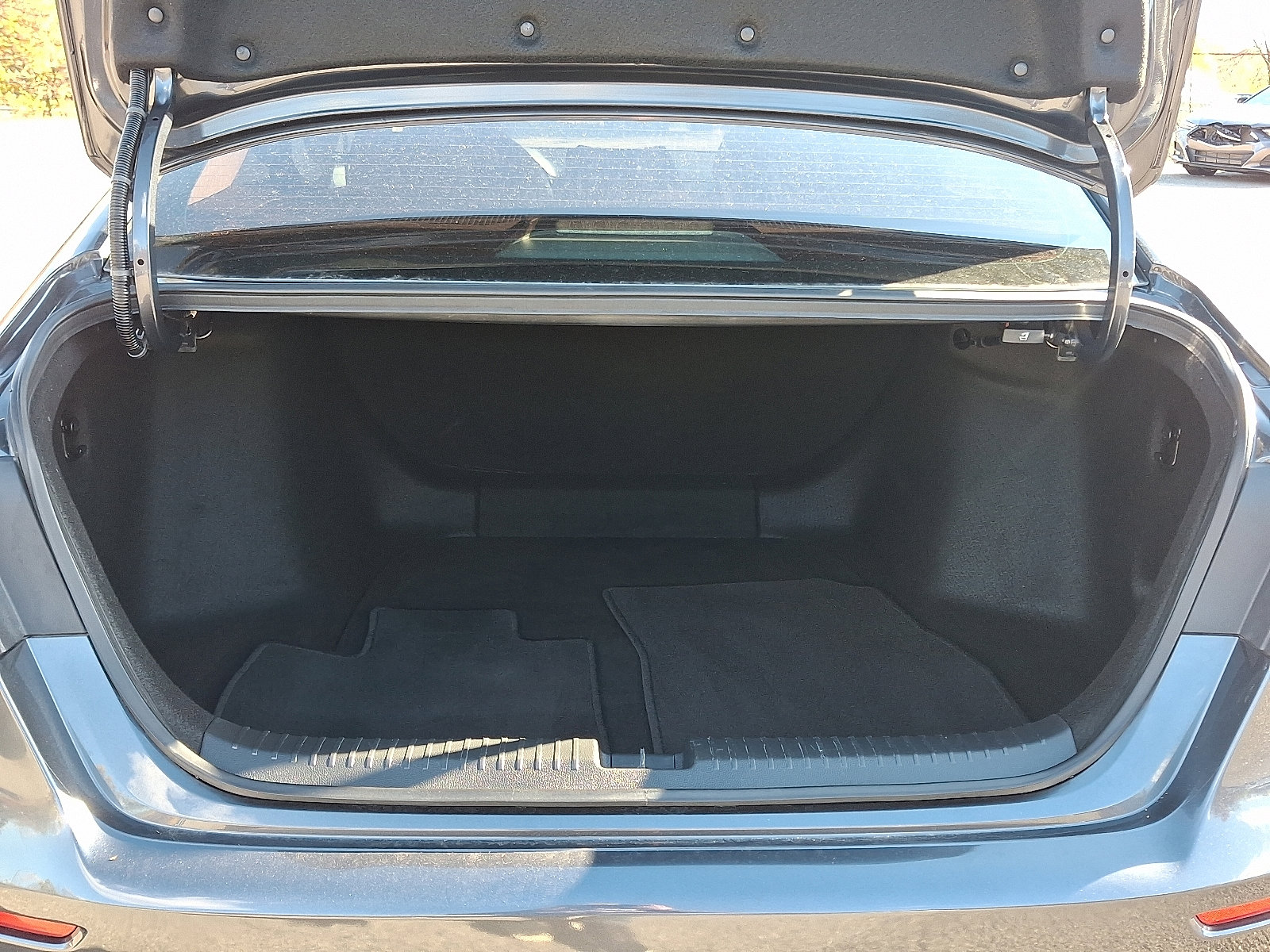 Used 2023 Honda Accord LX image 28