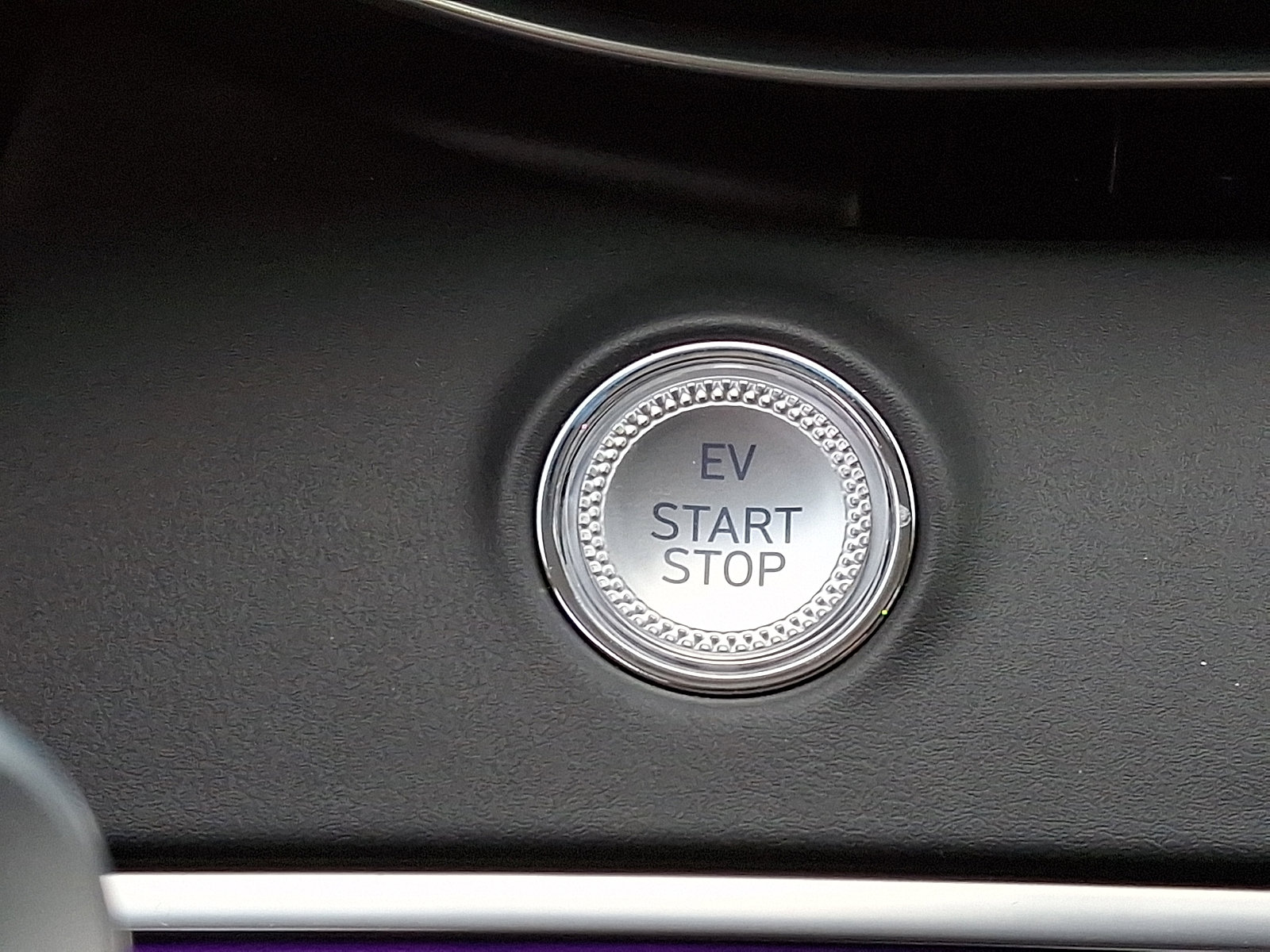 Used 2025 Genesis Electrified GV70 w/ Prestige Package image 28