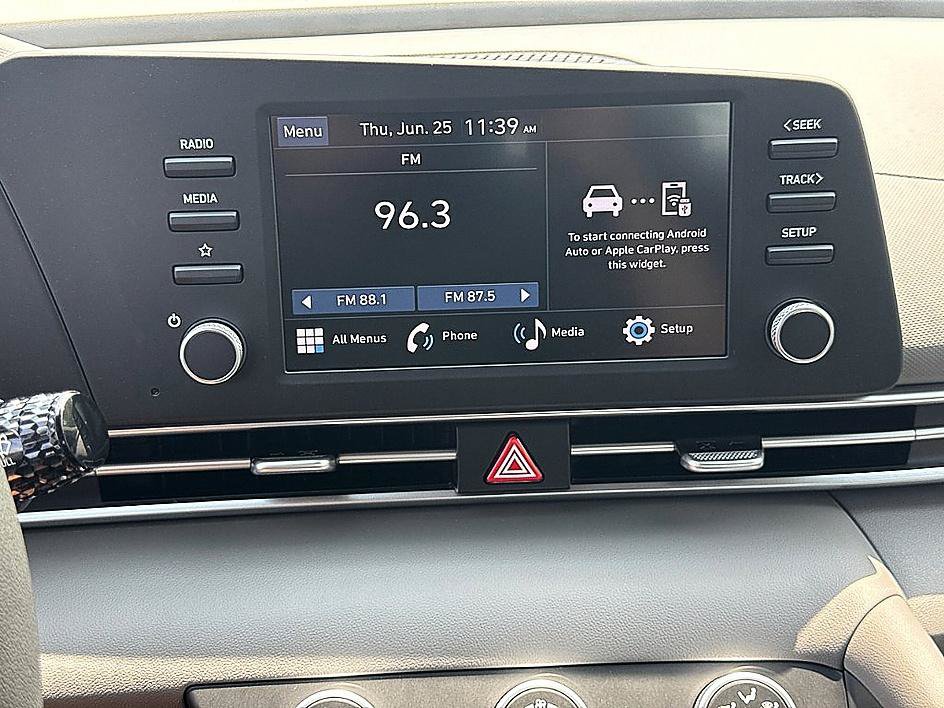 New 2026 Hyundai Elantra SE FWD image 9
