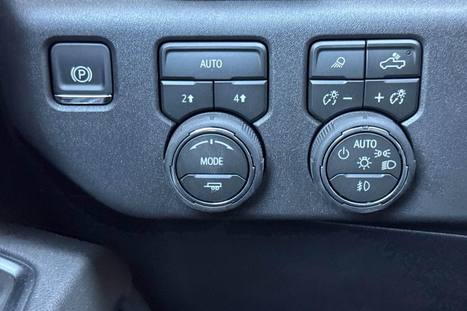 New 2026 Chevrolet Silverado 1500 LTZ w/ Technology Package AWD/4WD image 26