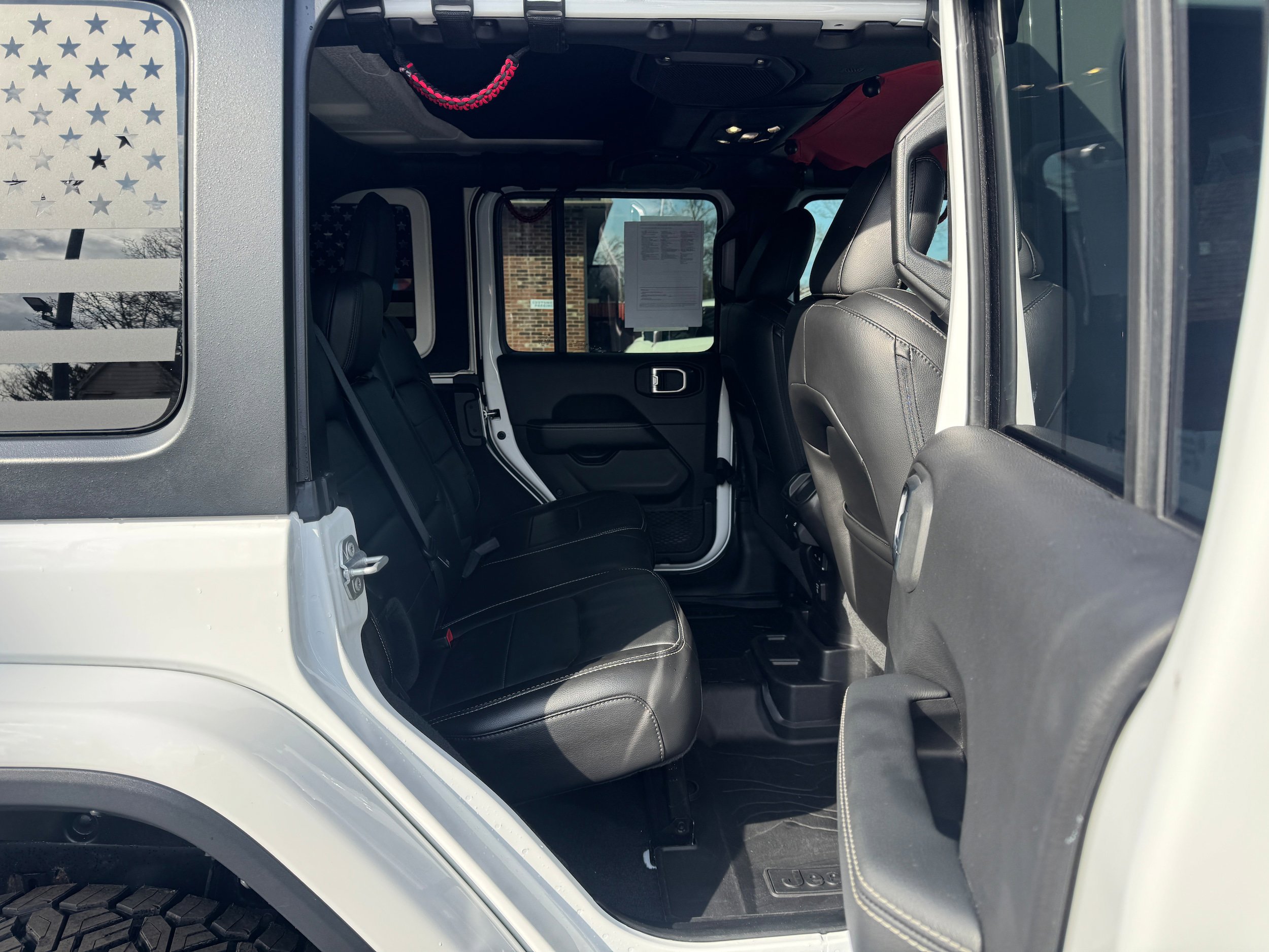 Used 2020 Jeep Wrangler Unlimited Sahara image 15