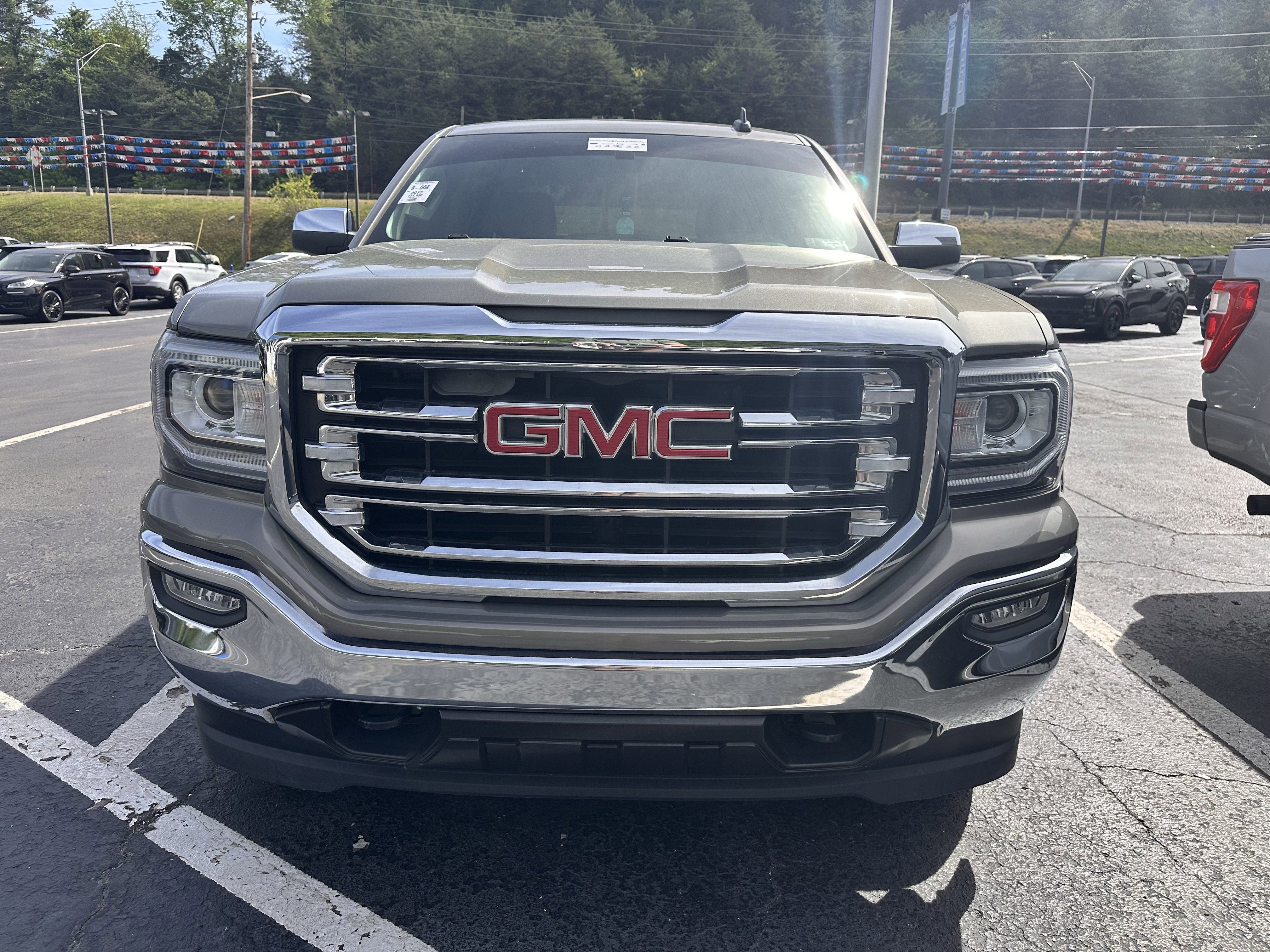 Used 2017 GMC Sierra 1500 SLT w/ SLT Premium Package AWD/4WD image 2