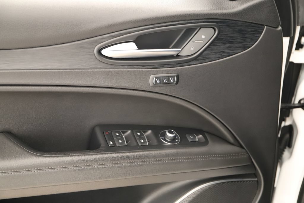 Used 2023 Alfa Romeo Stelvio Sprint RWD image 23