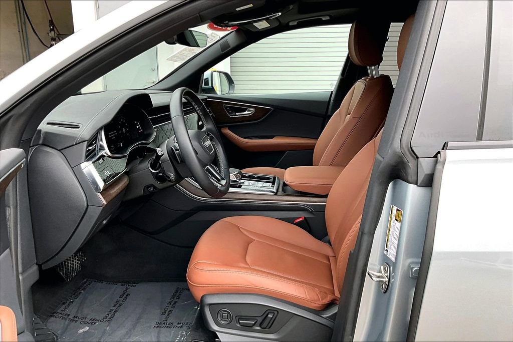 Used 2025 Audi Q8 Premium Plus w/ Premium Plus Package image 21