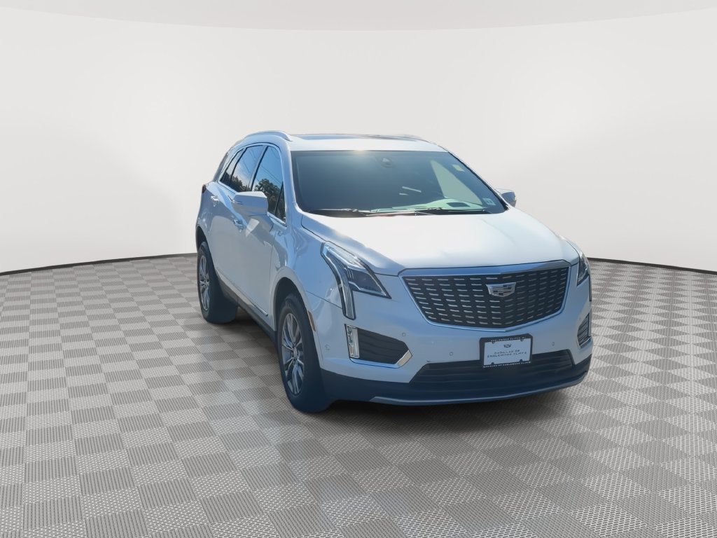 Used 2022 Cadillac XT5 Premium Luxury w/ Technology Package AWD/4WD image 3