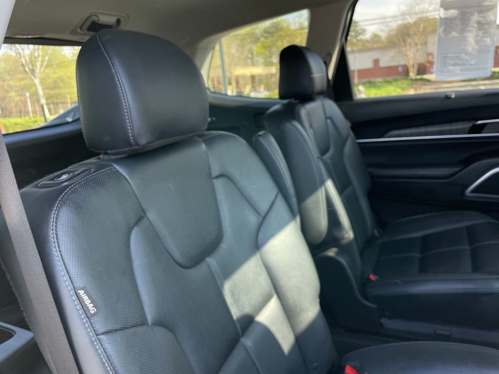 Used 2023 Kia Telluride EX w/ EX Captain's Chair Package image 36