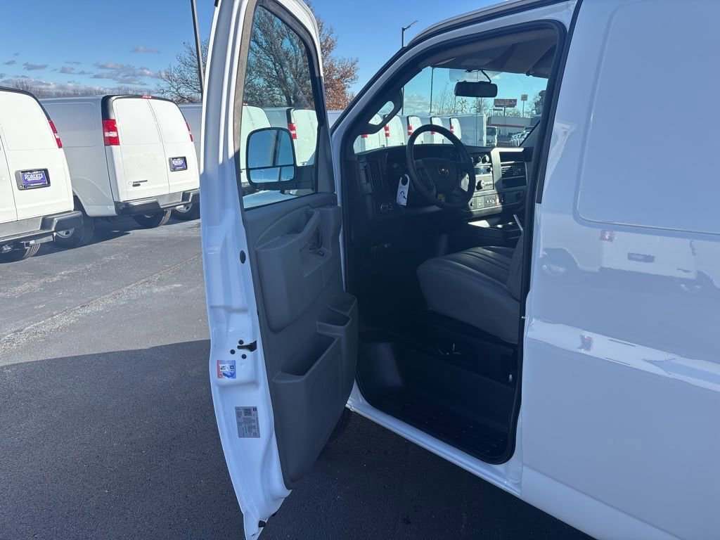 New 2025 Chevrolet Express 2500 w/ Driver Convenience Package RWD image 9