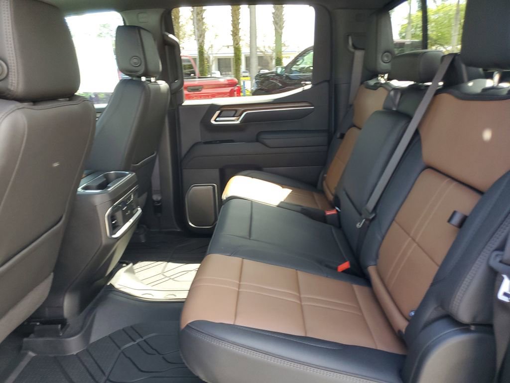 Used 2026 Chevrolet Silverado 1500 High Country image 8
