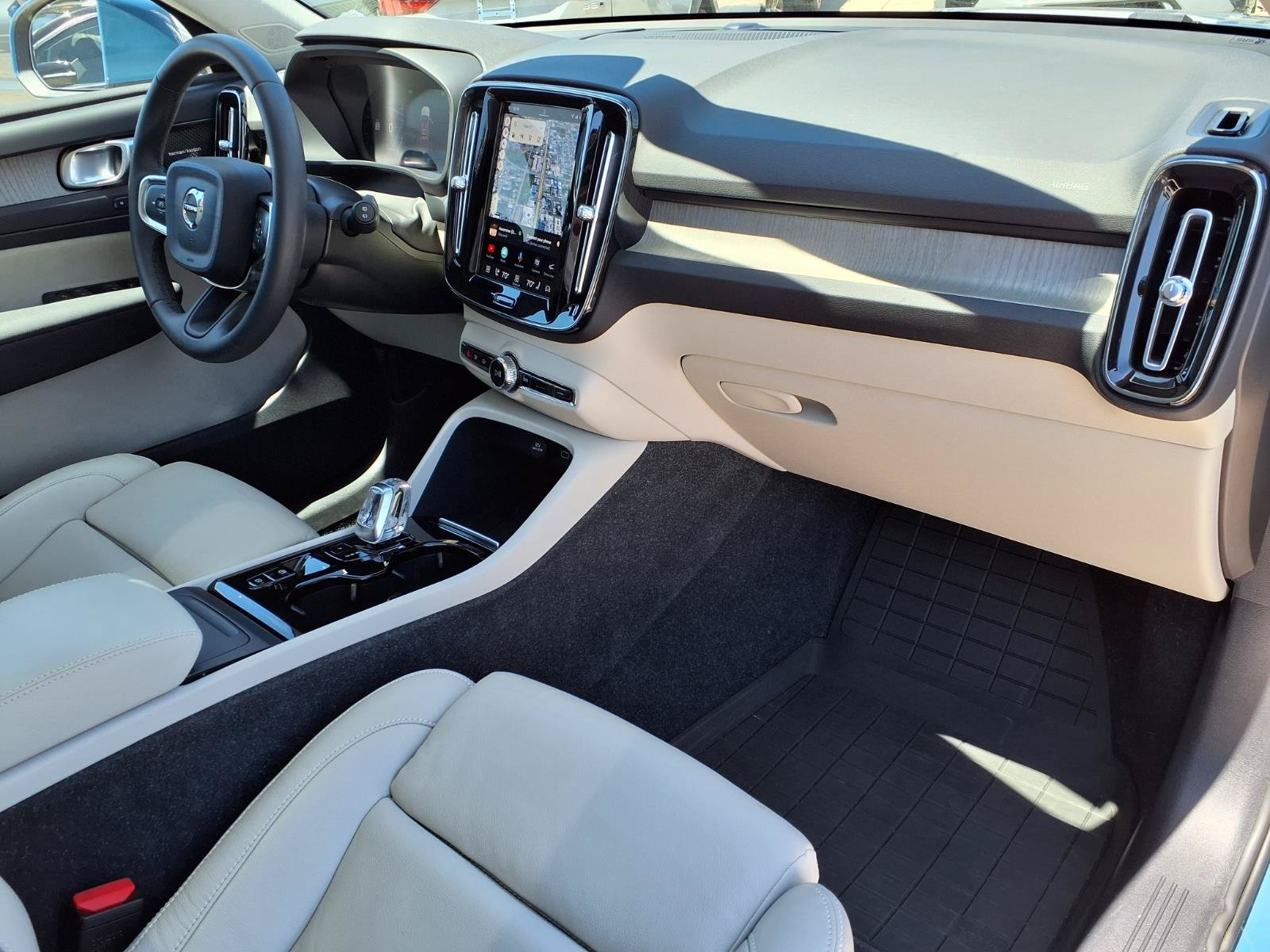 Certified 2023 Volvo XC40 B5 Ultimate w/ Protection Package Premier AWD/4WD image 10