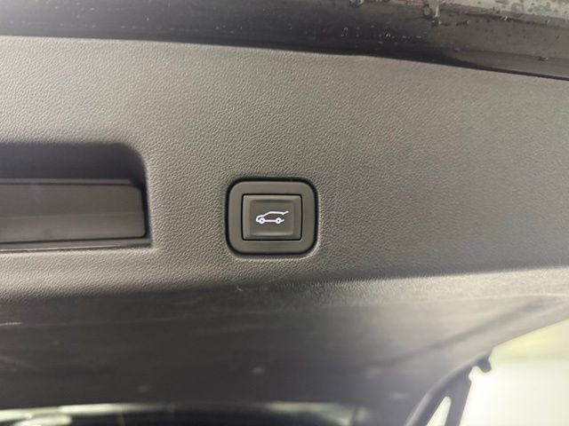 Certified 2025 Chevrolet Traverse LT image 8