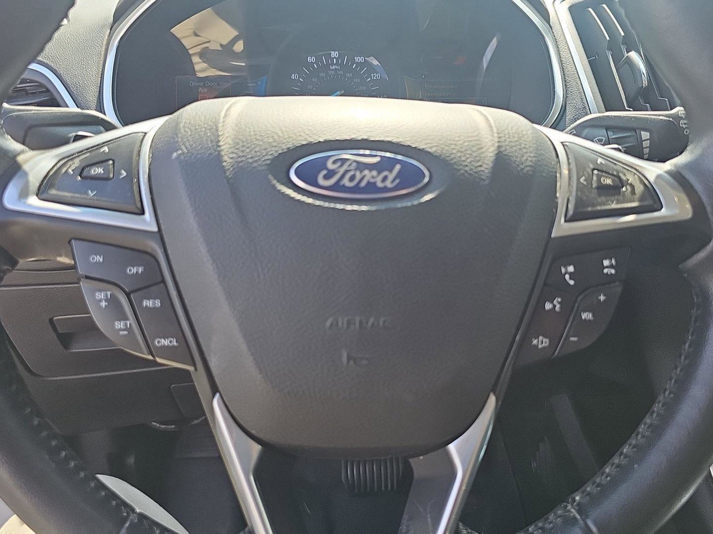 Used 2017 Ford Edge Titanium w/ Equipment Group 301A AWD/4WD image 17