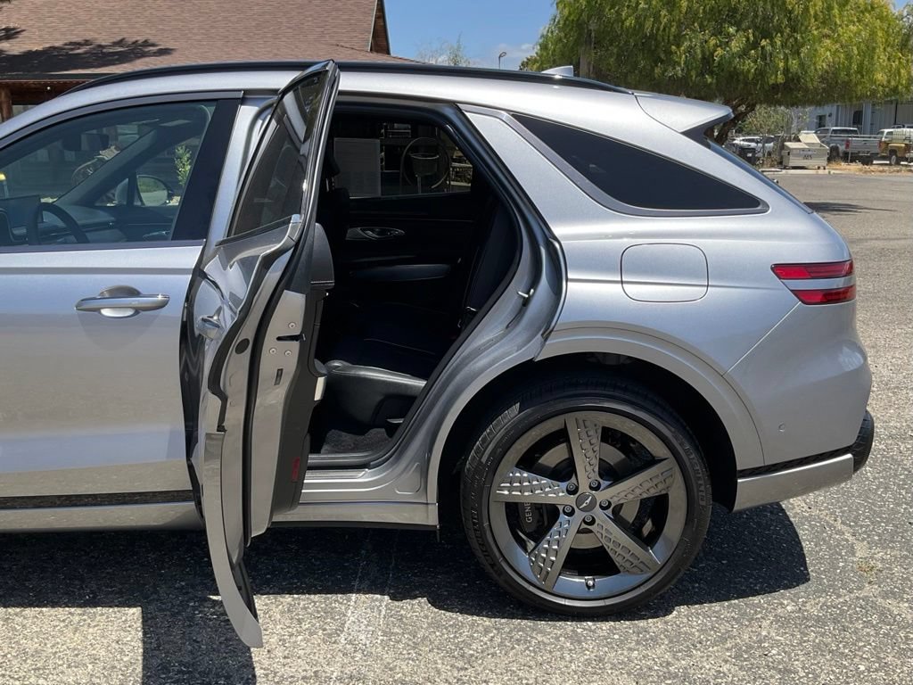 Used 2024 Genesis GV70 2.5T w/ Sport Prestige Package AWD/4WD image 24