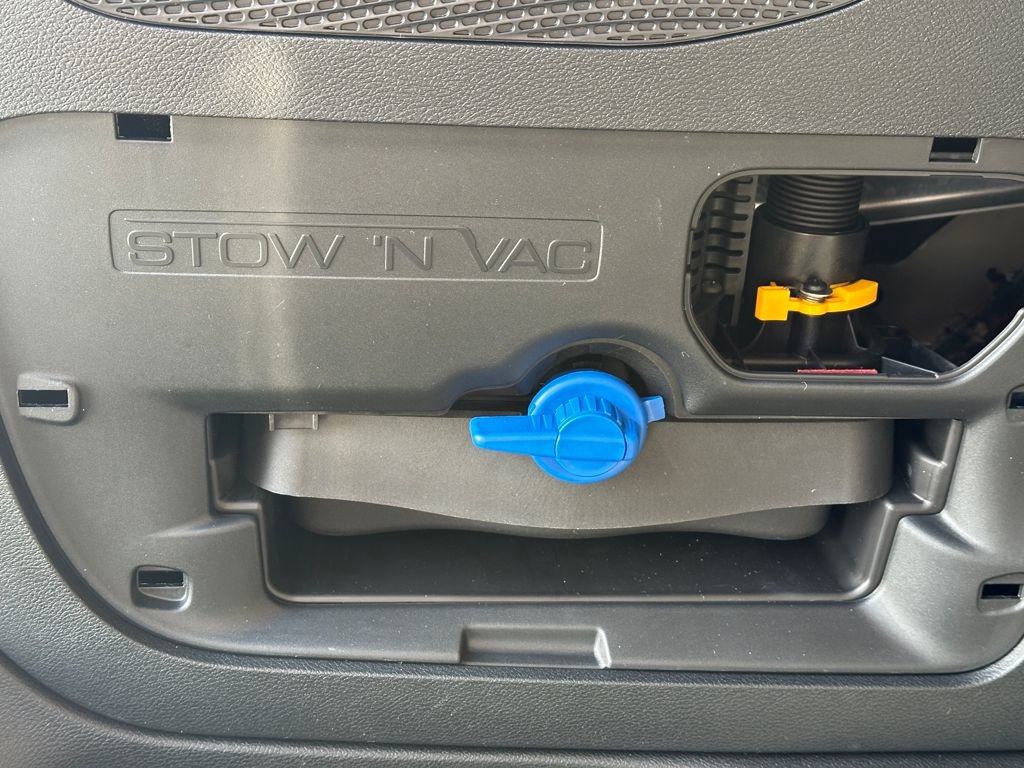 New 2026 Chrysler Pacifica Pinnacle image 10