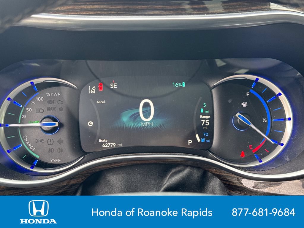 Used 2023 Chrysler Pacifica Limited FWD image 28