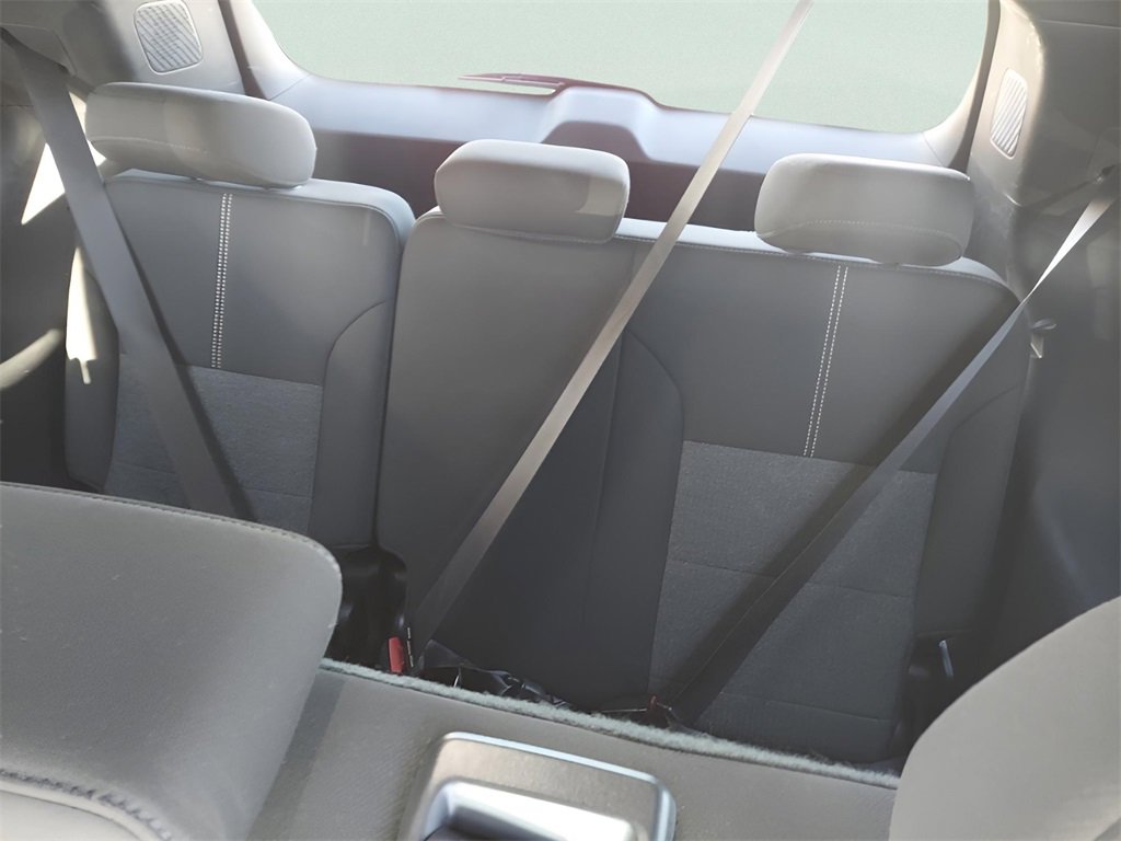 Used 2025 GMC Acadia Elevation image 13