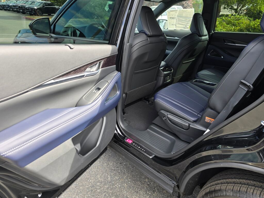 New 2026 INFINITI QX60 Sport w/ Dark Cargo Package image 15