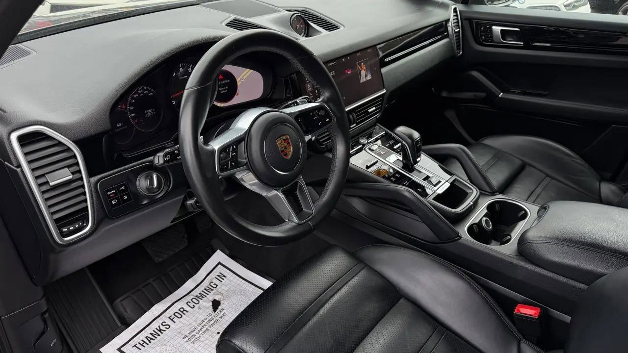 Used 2021 Porsche Cayenne image 16