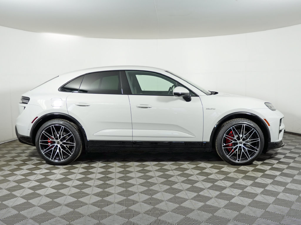 Used 2026 Porsche Macan Turbo Electric AWD/4WD image 8