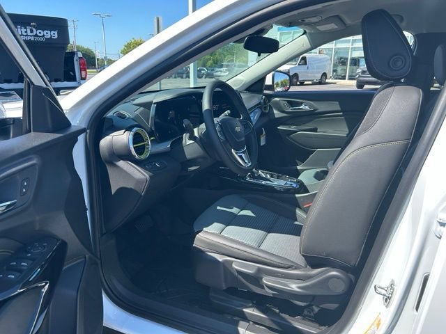 New 2026 Chevrolet Trax LT w/ Driver Confidence Package FWD image 10