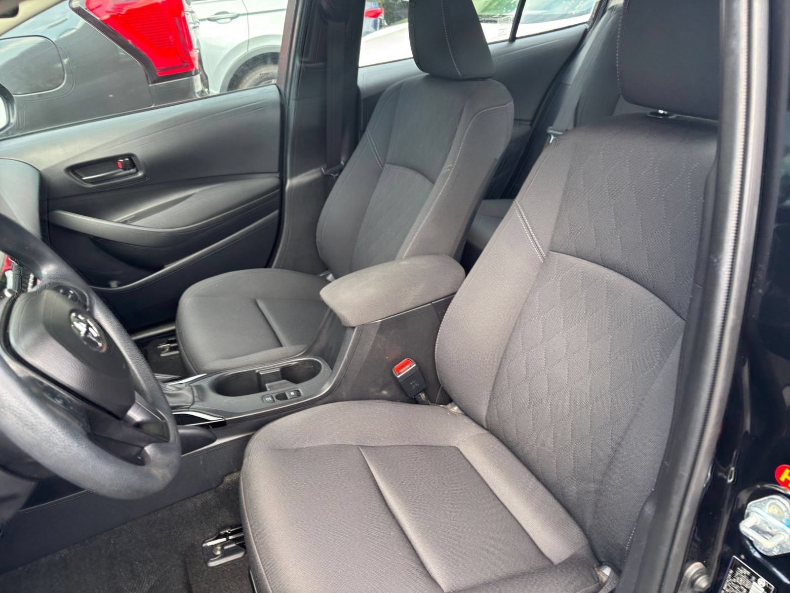Used 2025 Toyota Corolla LE FWD image 22