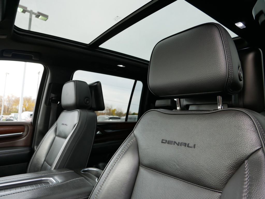 Used 2021 GMC Yukon XL Denali image 18